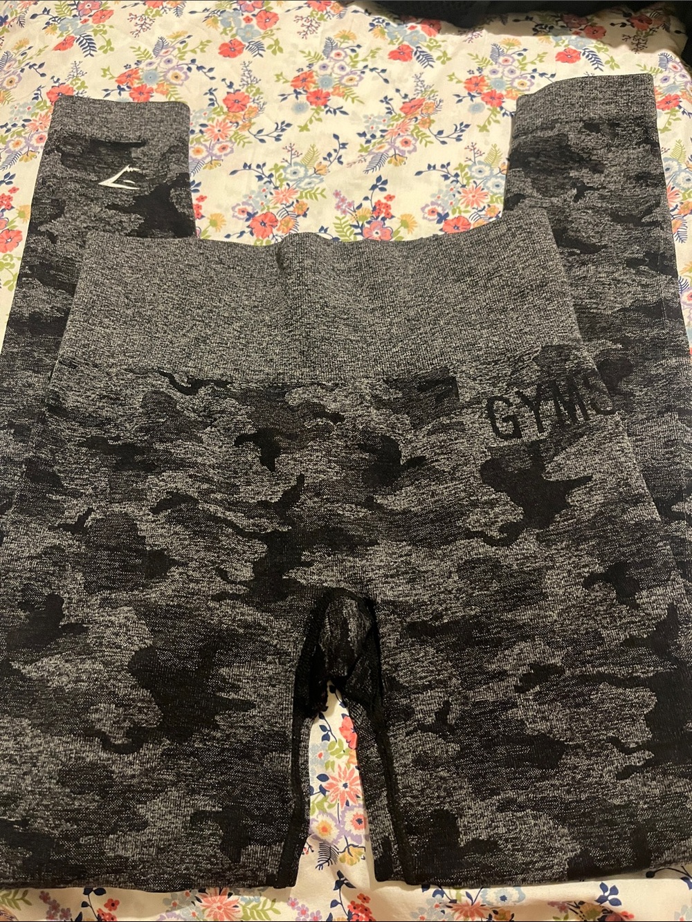 Gym shark Gray & Black Camo Leggings